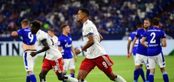 HSV bezorgt Schalke in slotfase nieuwe klap