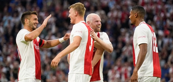Foto: Ajax maakt excuses na oefenwedstrijd