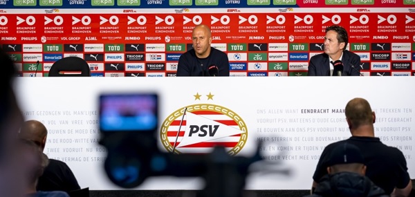 Foto: Slot lacht om PSV-wissels: ‘Niet vervelend, nee’