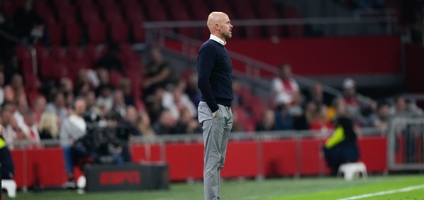 Foto: Ajax-fans boos om opstelling: ‘Wáárom, Ten Hag?’