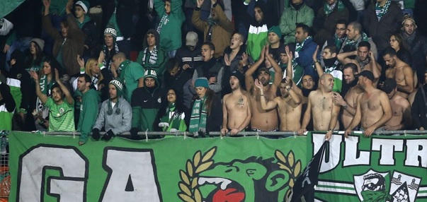 Foto: Fans Maccabi waarschuwen ‘antisemitisch’ Feyenoord