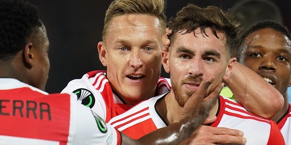 Foto: Feyenoord met twee gezichten houdt stand tegen Slavia
