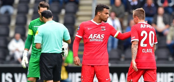 Foto: Rode kaart nekt AZ, Twente slacht Vitesse