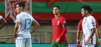 Ronaldo schittert met hattrick, Engeland morst