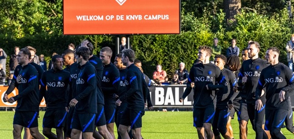 Foto: ‘Onder zijn Feyenoord-tenue een Ajax-shirt, zo is hij’