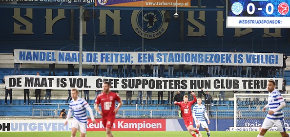 Foto: Fans De Graafschap dringen stadion binnen voor statement
