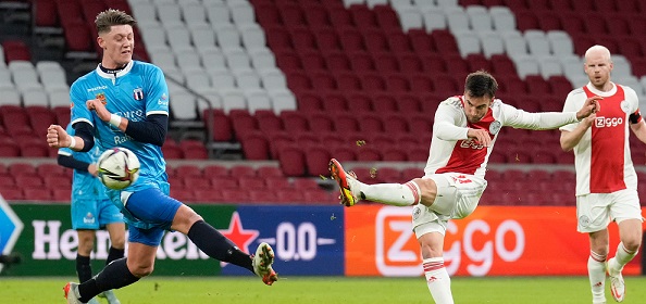 Foto: Ajax door met 9-0 zege, Danilo blinkt uit