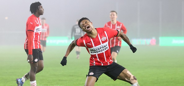 Foto: PSV-talenten verpesten debuut Pastoor, Jong Ajax wint