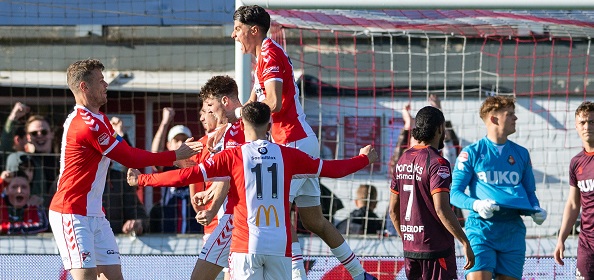 Foto: FC Emmen koerst hard af op Eredivisie-rentree