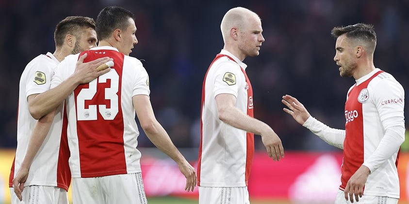 Foto: Ajax neemt ruim afstand van Heerenveen en kan titel niet meer ontgaan
