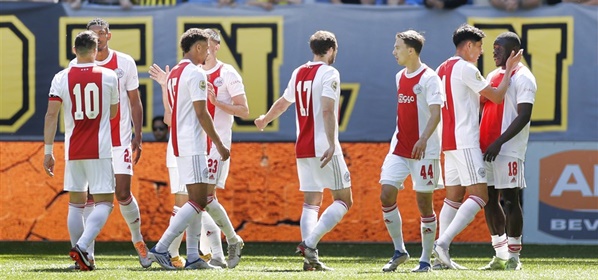 Foto: ‘Dáárom wordt Ajax steeds uitgeschakeld’
