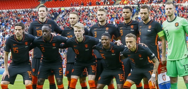 Foto: Oranje-fans fileren debutant: ‘Slechtste man’
