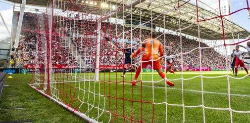 Foto: Twente weigert fans woedend Utrecht: ‘KNVB niet serieus te nemen’
