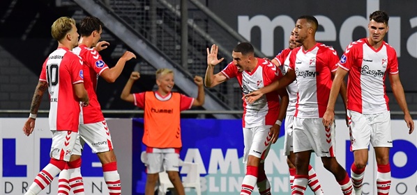 Foto: FC Emmen komt twee keer op achterstand, maar wint toch
