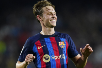 ‘FC Barcelona mag De Jong niet verkopen’