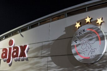 ‘Ajax krijgt forse concurrentie in transferstrijd’