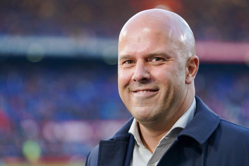 Foto: Slot ontkent transfergerucht: ‘Met zijn hoofd bij Feyenoord’