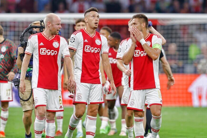 Foto: ‘Technische staf Ajax geeft Ajacied definitief op’