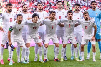 ‘WK-spelers Iran opgewacht en bedreigd door eigen regime’