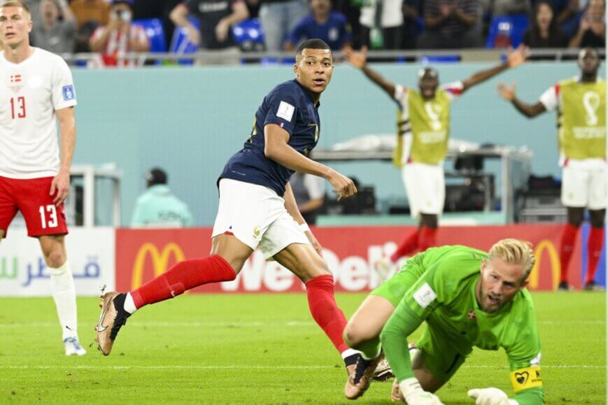 Foto: WK-ster Mbappé laat Franse fans schrikken