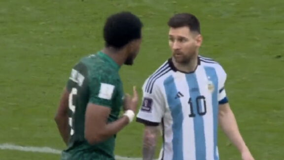 Foto: Saudi-speler onthult wat hij in gezicht Messi schreeuwde tijdens stuntzege