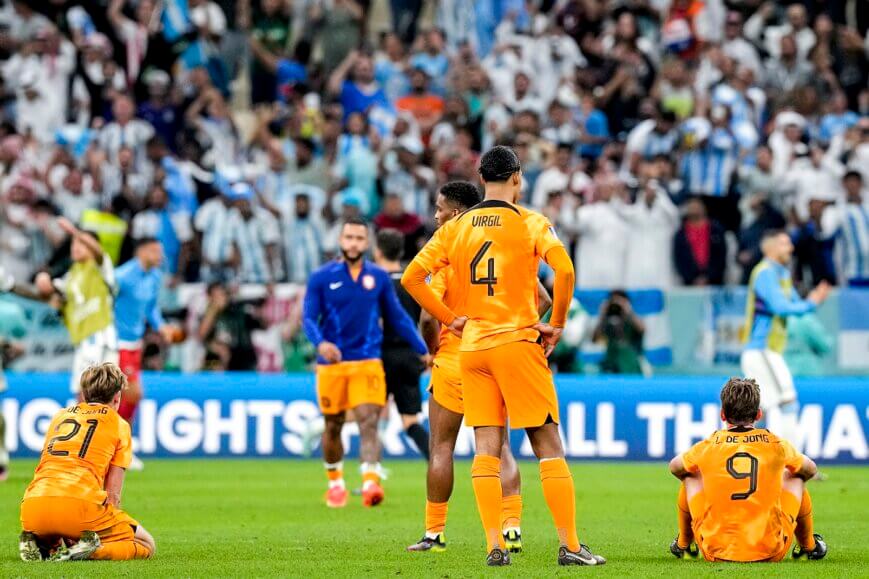 Foto: Vooraanstaande Amerikaanse sportjournalist overlijdt tijdens kwartfinale Oranje: ‘Mogelijk opzet in het spel’