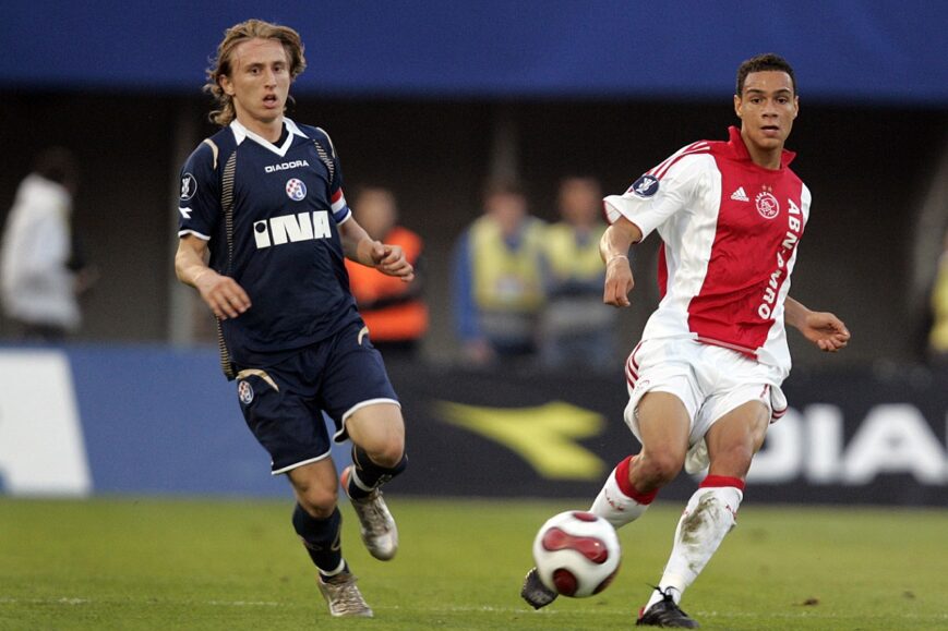 Luka Modric (Dinamo Zagreb) en Gregory van der Wiel (Ajax
