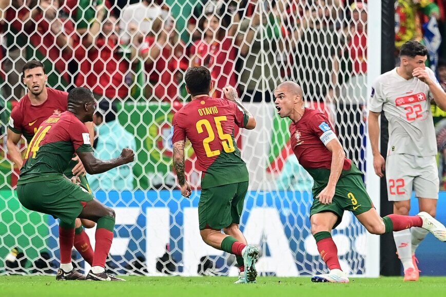 Foto: Portugal maakt er zes, hattrick Ronaldo-vervanger