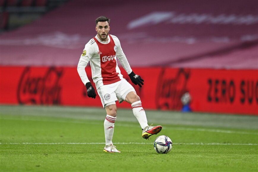 Foto: Hoofdscout Ajax reageert op nachtelijk transferadvies van fan