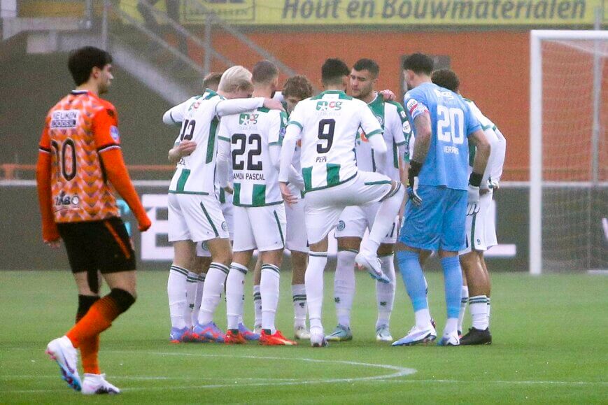 Foto: FC Groningen-fans zeggen vertrouwen op
