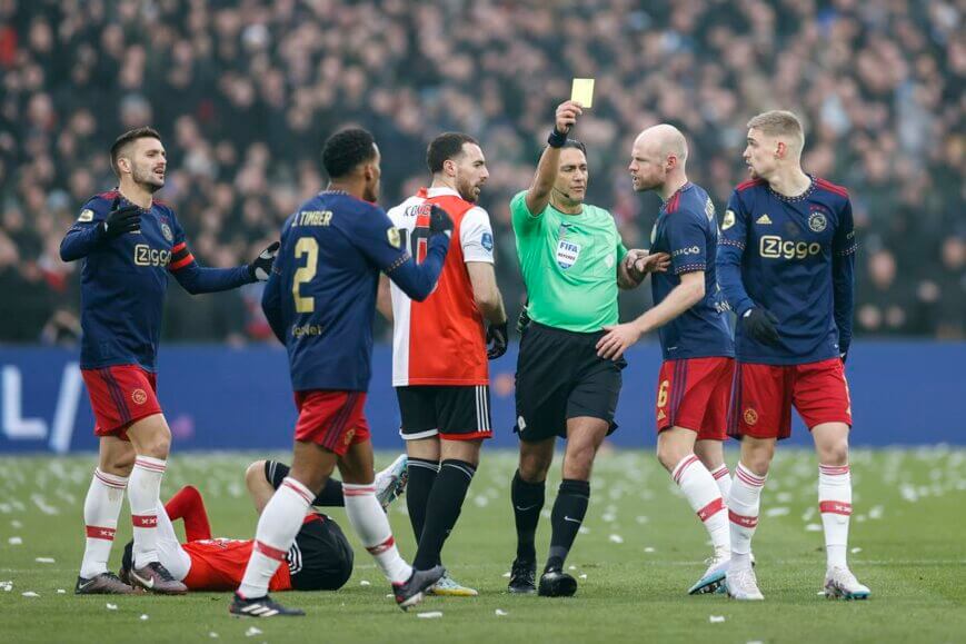 Foto: ‘Prutser is schande voor Klassieker Feyenoord-Ajax’