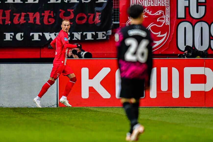Foto: FC Twente profiteert van puntenverlies Feyenoord en Ajax