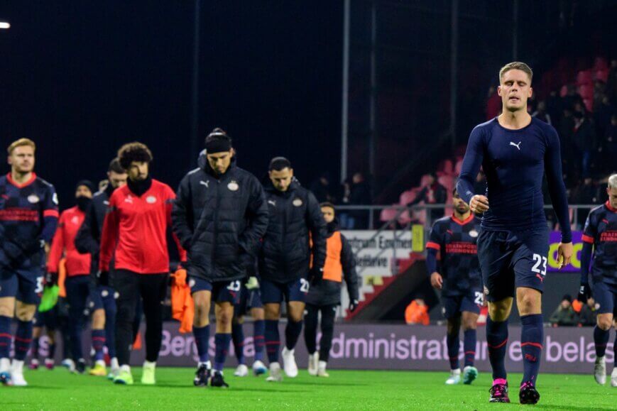 Foto: Van Nistelrooij over PSV-pechvogel: ‘Voor hem enorm balen’