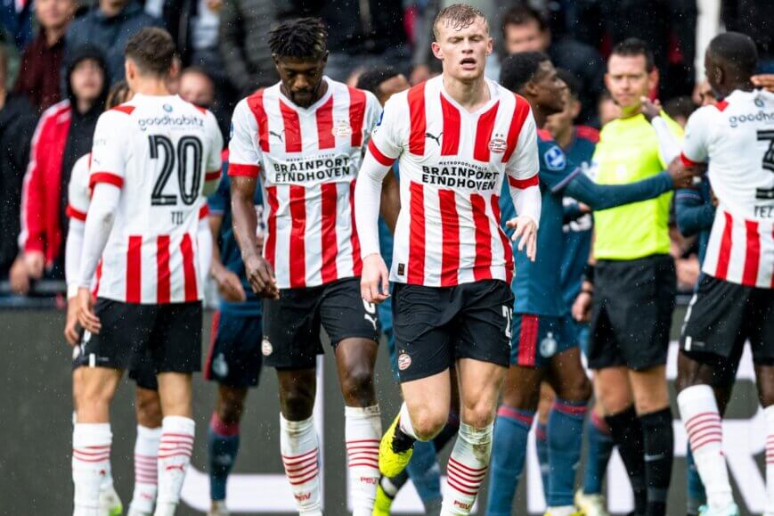 Foto: PSV zwaait viertal uit