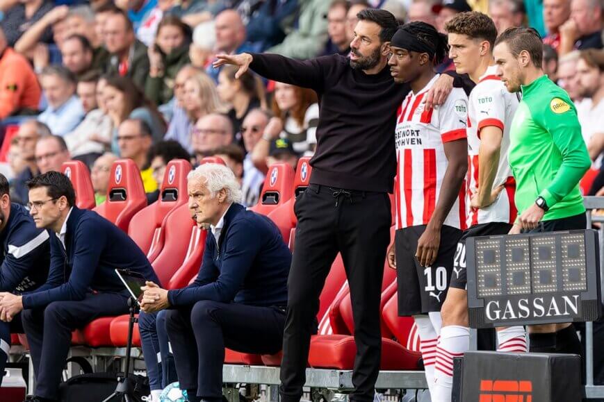 Foto: Madueke richt zich in het Nederlands tot fans PSV
