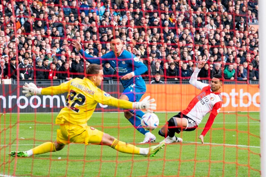 Foto: Kijkers Feyenoord-PSV zijn het zat: “Kappen!”