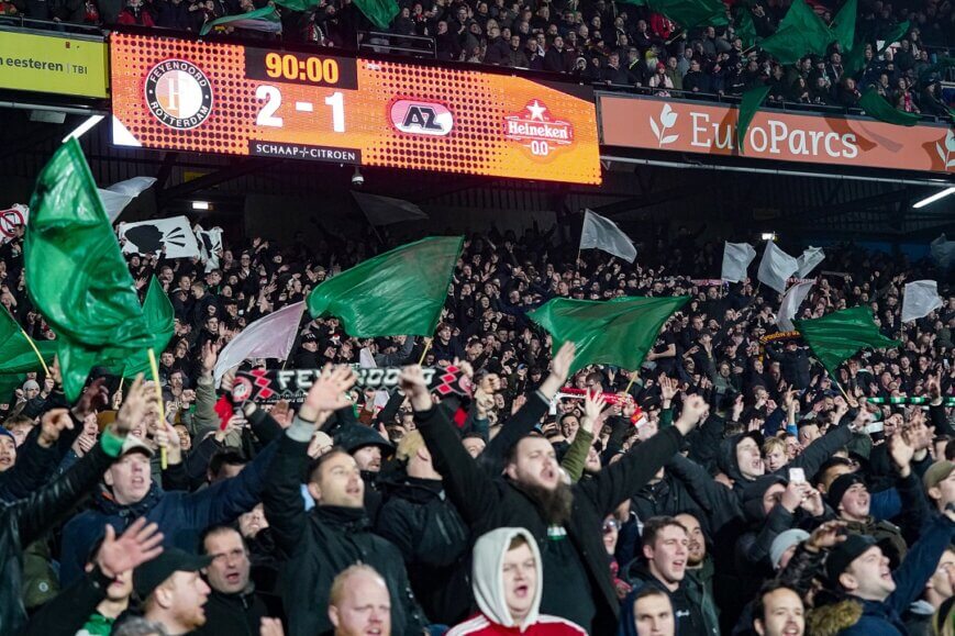 Foto: Feyenoord-fans laten nieuwe shirts massaal liggen: “Prutsers!”