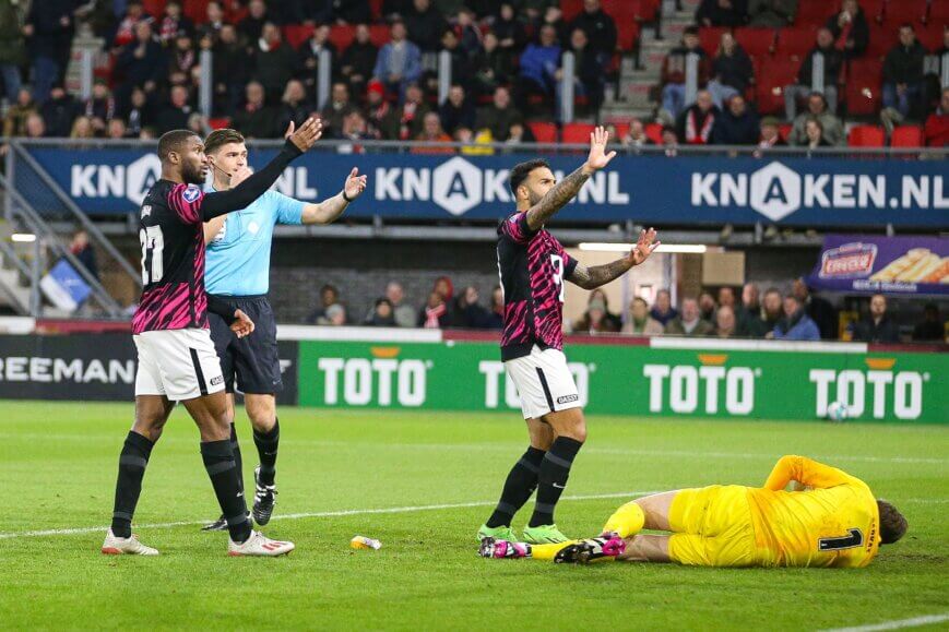 Foto: FC Utrecht wint hectisch duel bij Sparta