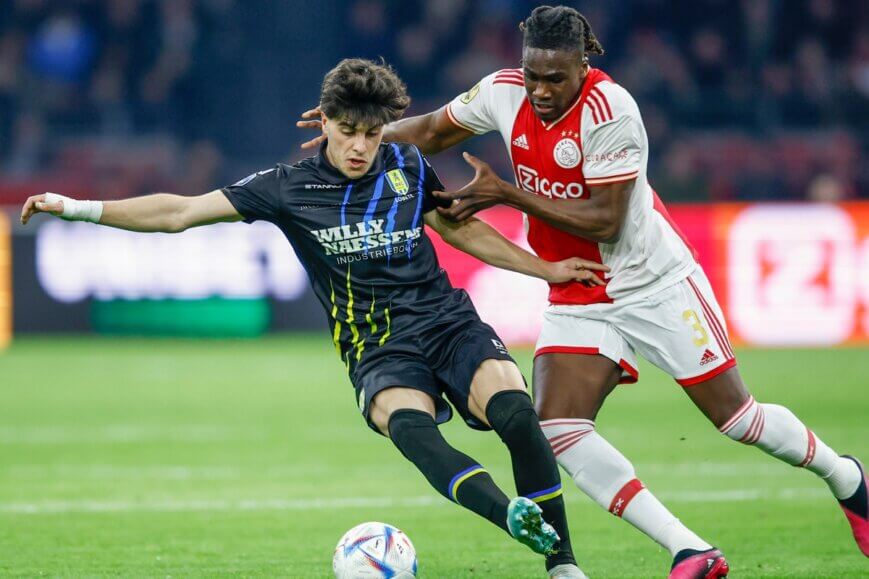 Foto: Mossou stipt Ajax-pijnpunt aan: ‘Dat gaat bepalend zijn voor de uitslag’