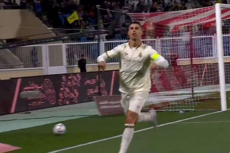 Foto: Ronaldo rolt zijn tegenstanders op met hattrick