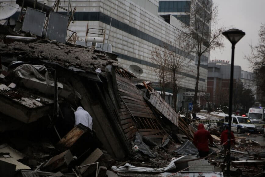 Foto: Voormalig Twentenaar in Turks rampgebied: ‘Opeens schudde mijn bed’