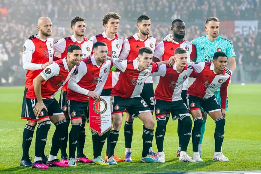 Foto: Feyenoord-steunpilaar kondigt op afsluitende training contractverlenging aan