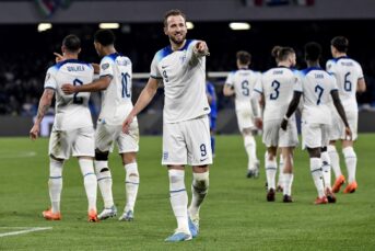 Engeland wint kraker van Italië