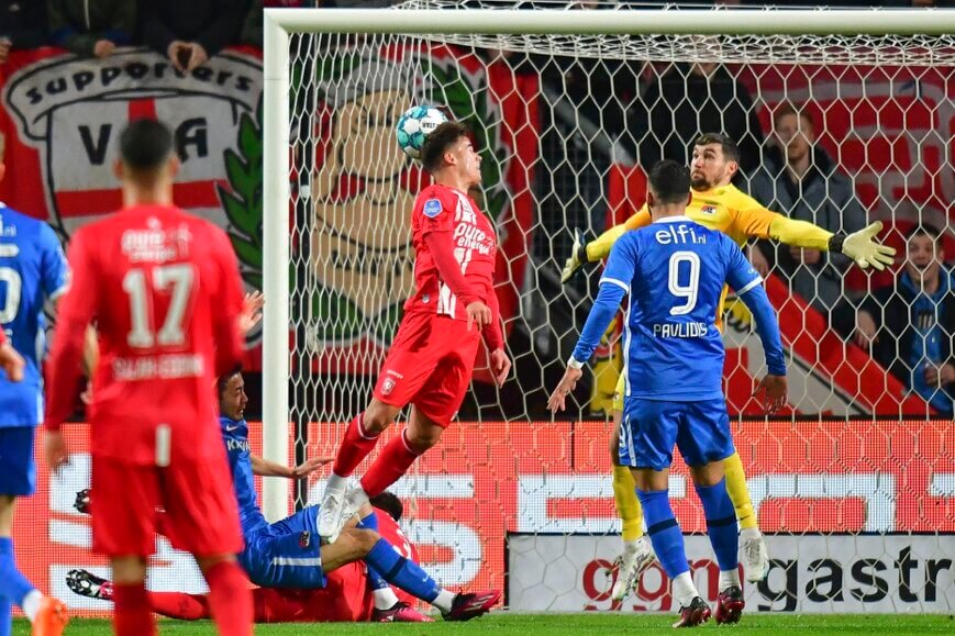 Foto: FC Twente wint en ontneemt AZ gouden kans