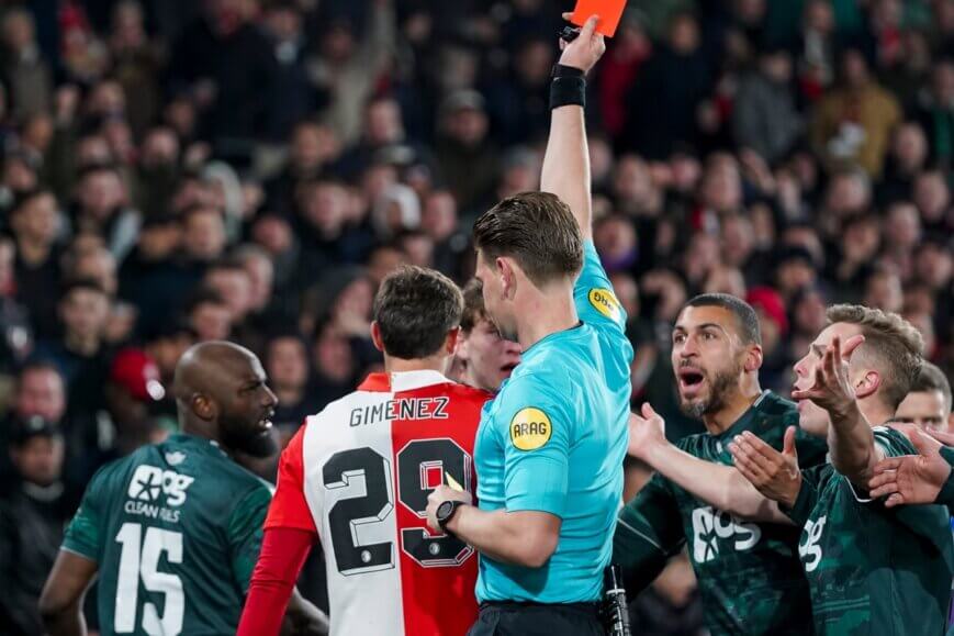 Foto: ‘Arbitrage leidt Slot en Feyenoord naar titel’