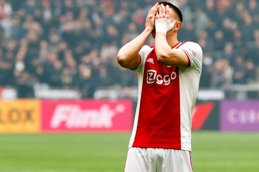Foto: Ajax wekt onbegrip: “Het is een zooitje, echt”