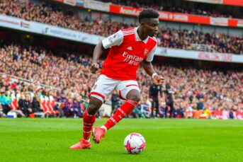 Saka tekent vorstelijk nieuw contract bij Arsenal