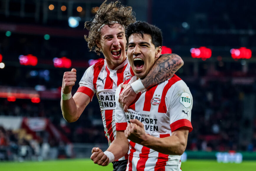 Foto: Voorbeschouwing: Ajax en PSV zetten strijd om tweede plek voort