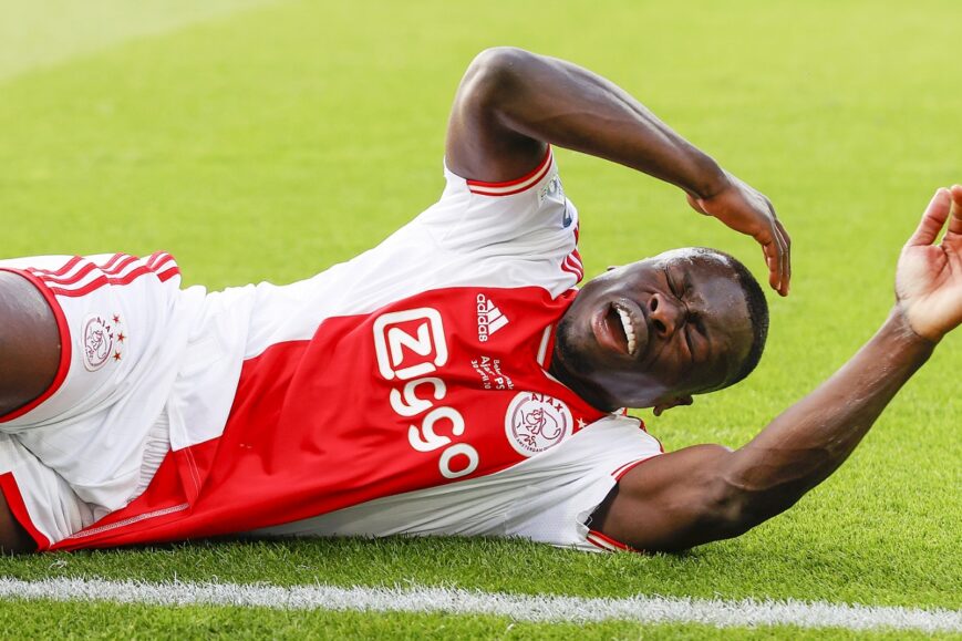 Foto: Ajax kondigt grote wijziging in shirtsponsoring aan