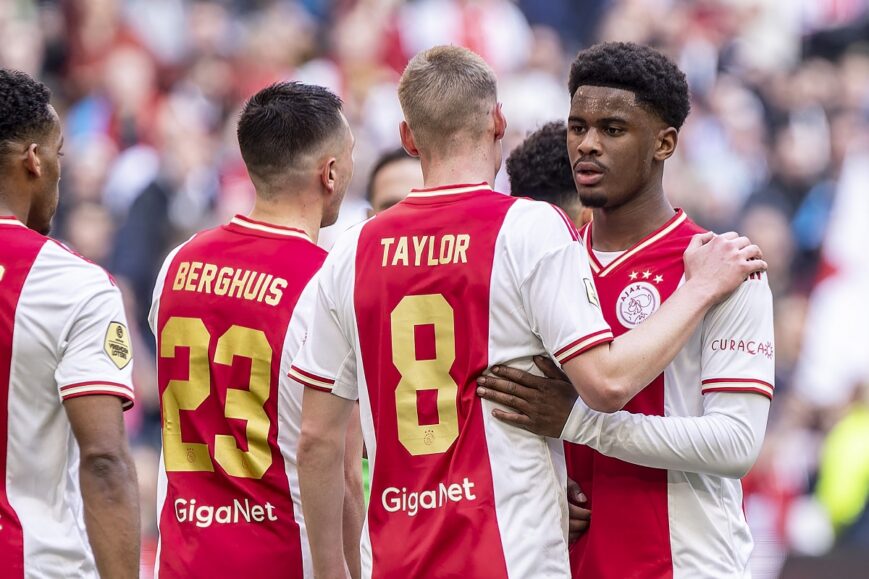Foto: ‘Verrassing in Ajax-opstelling tegen PSV’